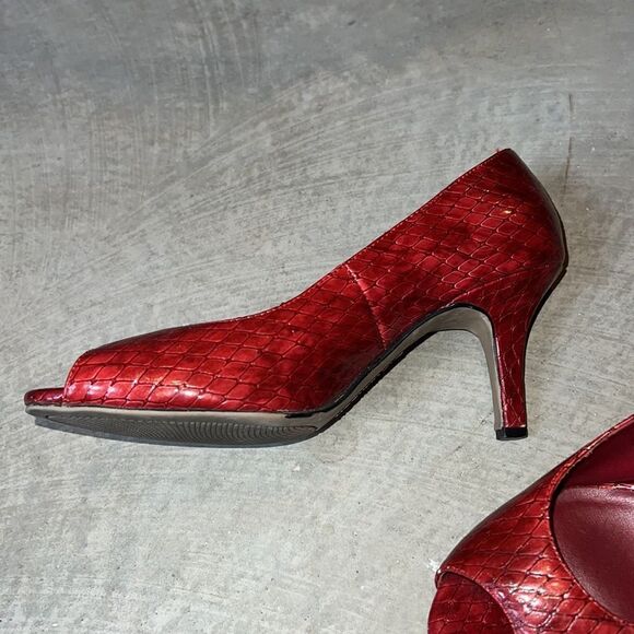 Sag Harbor Regina Style Red/Maroon Faux Reptile Fl07-5-1 Heel Size 7.5 - Picture 9 of 15